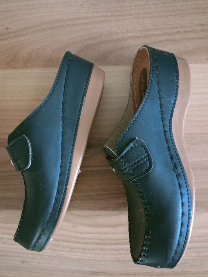 Siyah Parlak Dolgu Topuklu Kadın Terlik - Görsel 3