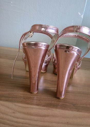 Pembe Parlak Yılan Desenli Platform Topuklu Kadın Ayakkabı - Görsel 3