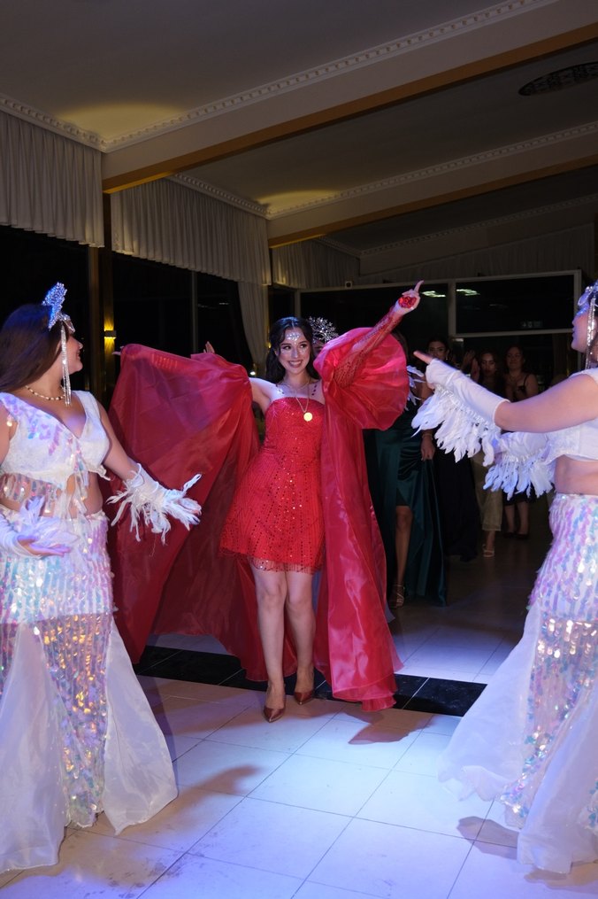 Balon Kollu İşlemeli Kırmızı Straplez Mini Elbise - Görsel 4