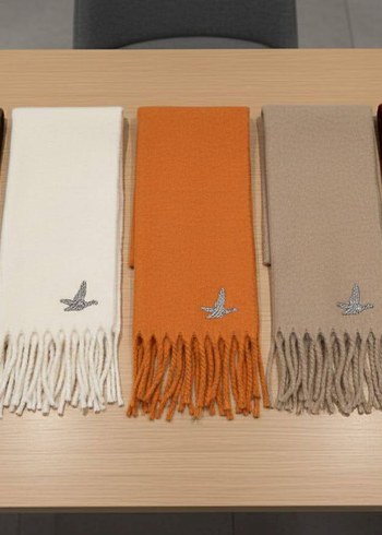 Püsküllü Kadın Bohem Atkı - Görsel 2