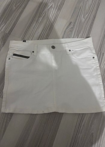 Prada Beyaz Kemerli Mini Etek