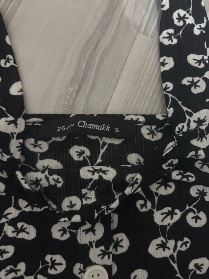 Siyah Desenli Düğmeli Crop Top - Görsel 2