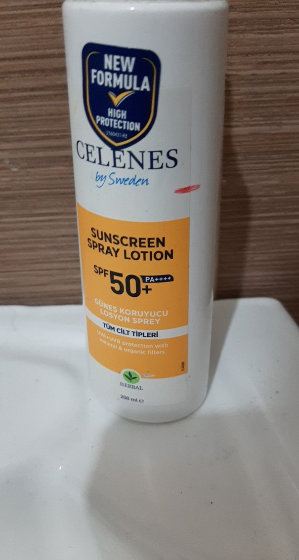 Celenes SPF 50 Güneş Koruyucu Sprey Losyon - Görsel 2