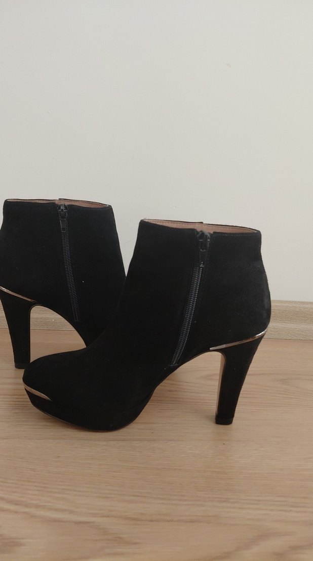 Siyah Süet dolgu Topuklu Kadın Bot - Görsel 2