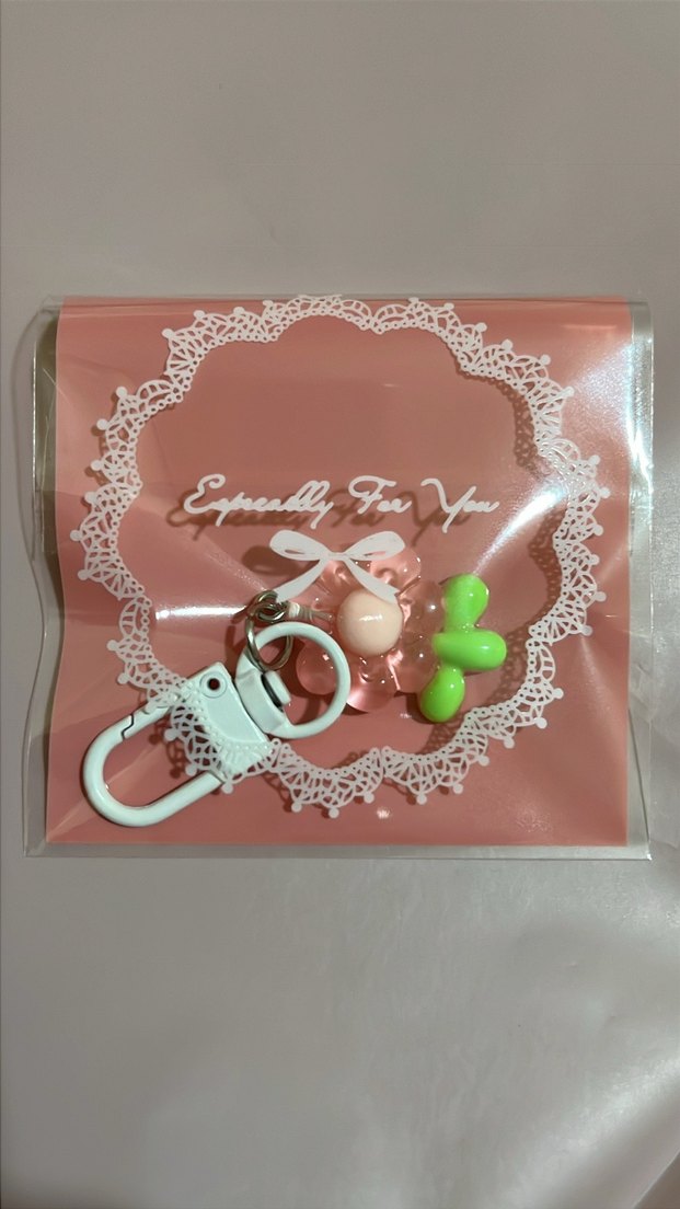 Pembe Dantel Detaylı Kadın Anahtarlık - Görsel 2