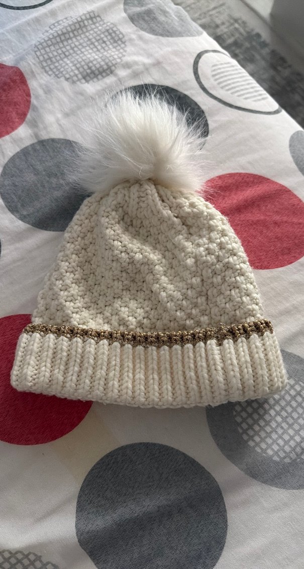 Kız Çoçuk Beyaz Örgü Ponponlu Bere - Görsel 2