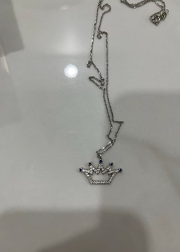Taç Detaylı 925 Ayar Gümüş Kolye - Görsel 4