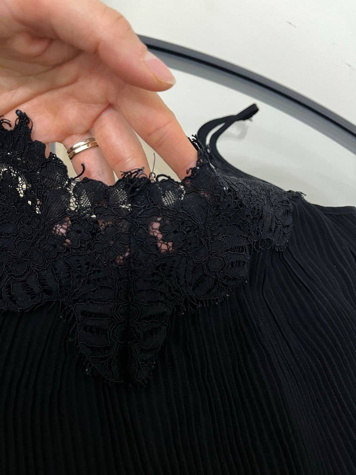 Zara dantel detaylı pliseli askılı bluz - Görsel 2