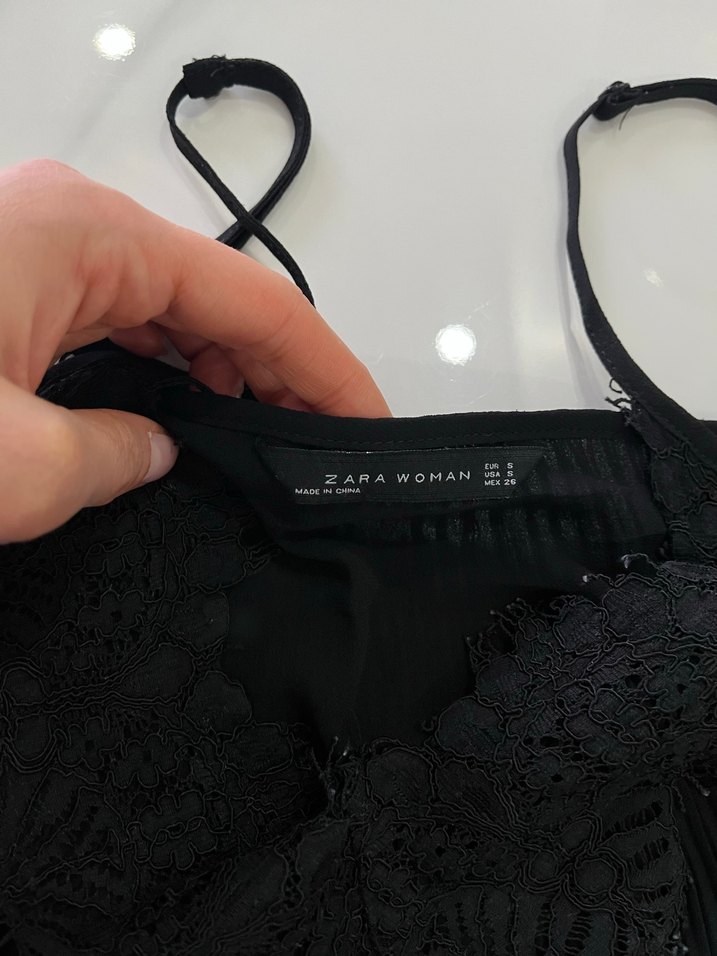 Zara dantel detaylı pliseli askılı bluz - Görsel 5
