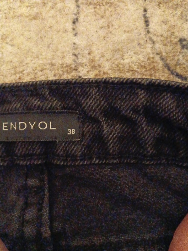 Kadın Siyah Kemerli Uzun Kot Pantolon - Görsel 4