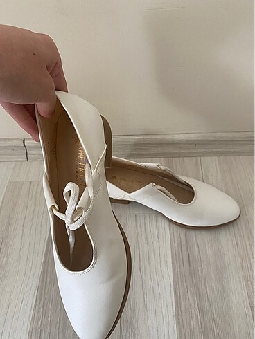 37 Beden Kadın beyaz ayakkabı