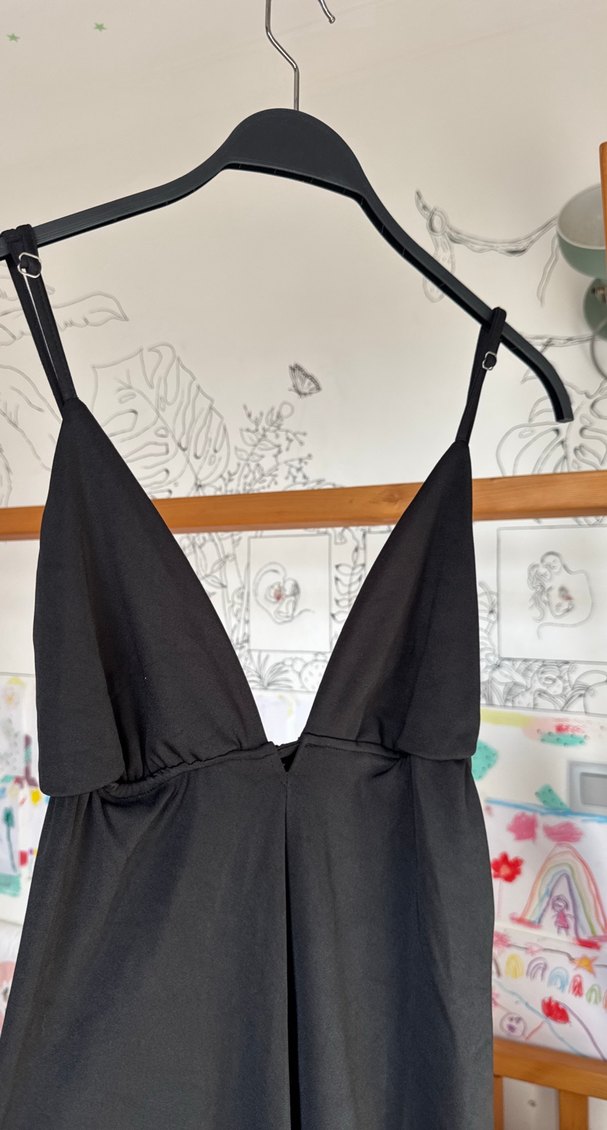 Siyah V Yakalı Uzun Kadın Tulum - Görsel 3