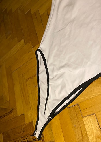 Beyaz Askılı İnce Kesim Kadın Crop - Görsel 3