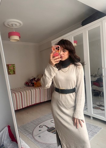 Bej Yüksek Yakalı Triko Midi Elbise - Görsel 2