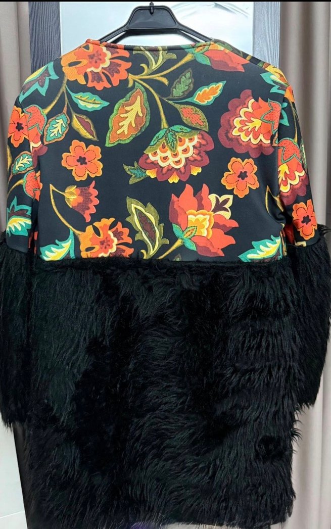 Desenli Kürklü Ceket - Görsel 3