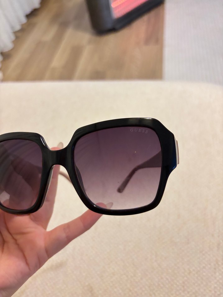 Guess Kadın Gri Bej Parlak Gözlük - Görsel 4