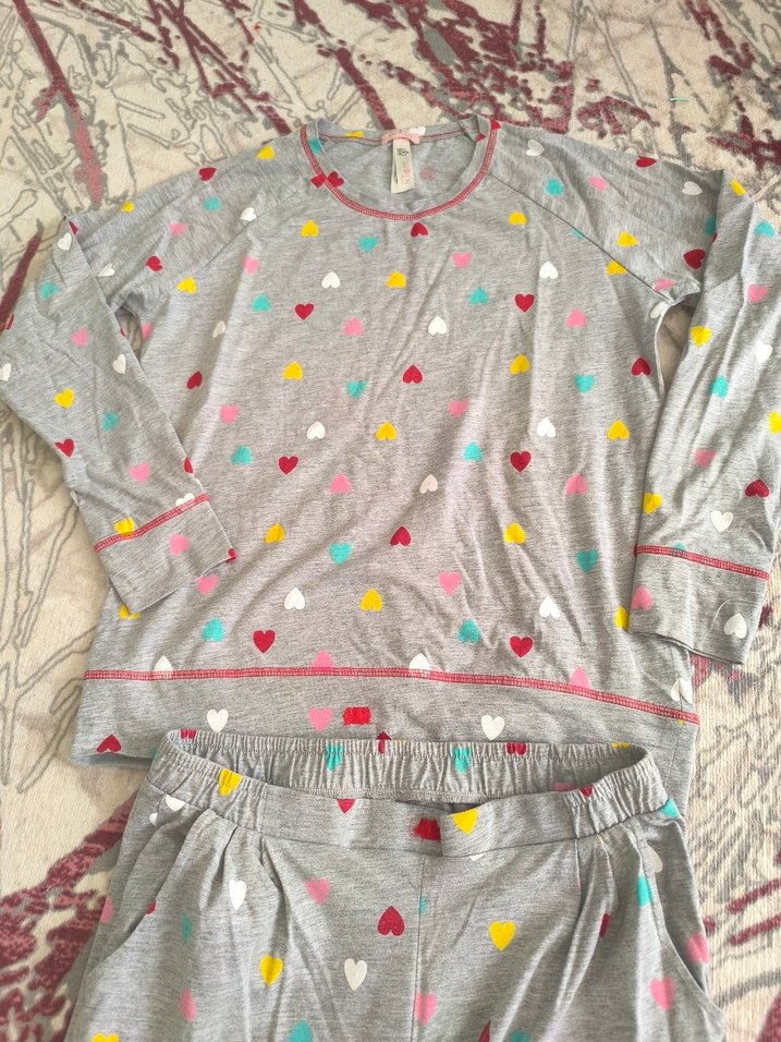 Gri Kalpli Bol Kesim Kadın Pijama Takımı 1,2 kez anca giyilmis - Görsel 3