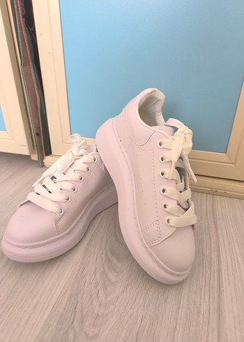 Alexander McQueen 36