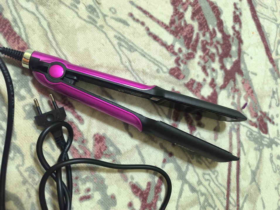 Parlak Pembe Saç Düzleştirici - Görsel 2