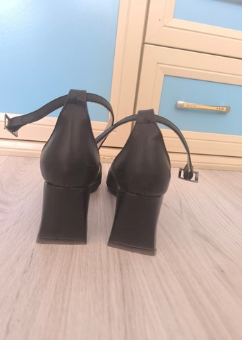 Klasik Siyah Topuklu Kadın Ayakkabı - Görsel 5