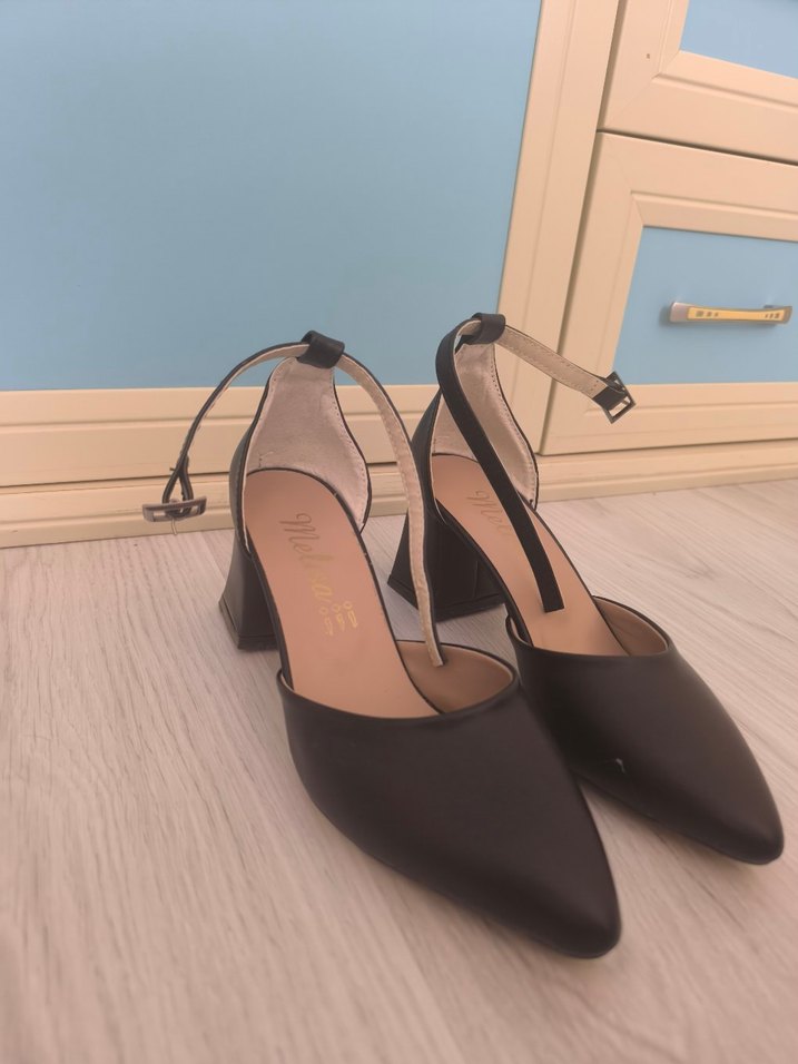 Klasik Siyah Topuklu Kadın Ayakkabı - Görsel 2