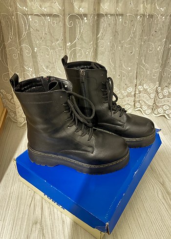 Siyah Bağcıklı Platform Topuklu Kadın Bot - Görsel 2