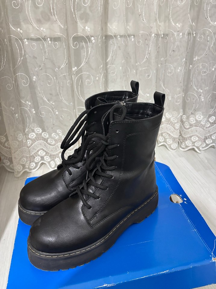 Siyah Bağcıklı Platform Topuklu Kadın Bot - Görsel 3