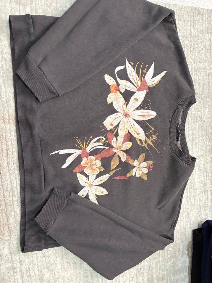 Gri Çiçek Baskılı Kadın Sweatshirt - Görsel 2