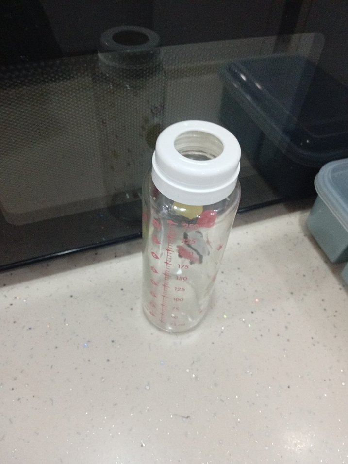 Renkli Baskılı Bebek Biberonu Beyaz Kapaklı - Görsel 3