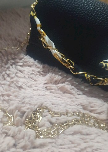 Zincir Detaylı Siyah Yılan Derisi Desenli Deri Çanta - Görsel 2