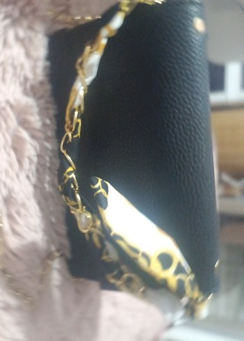 Zincir Detaylı Siyah Yılan Derisi Desenli Deri Çanta - Görsel 3