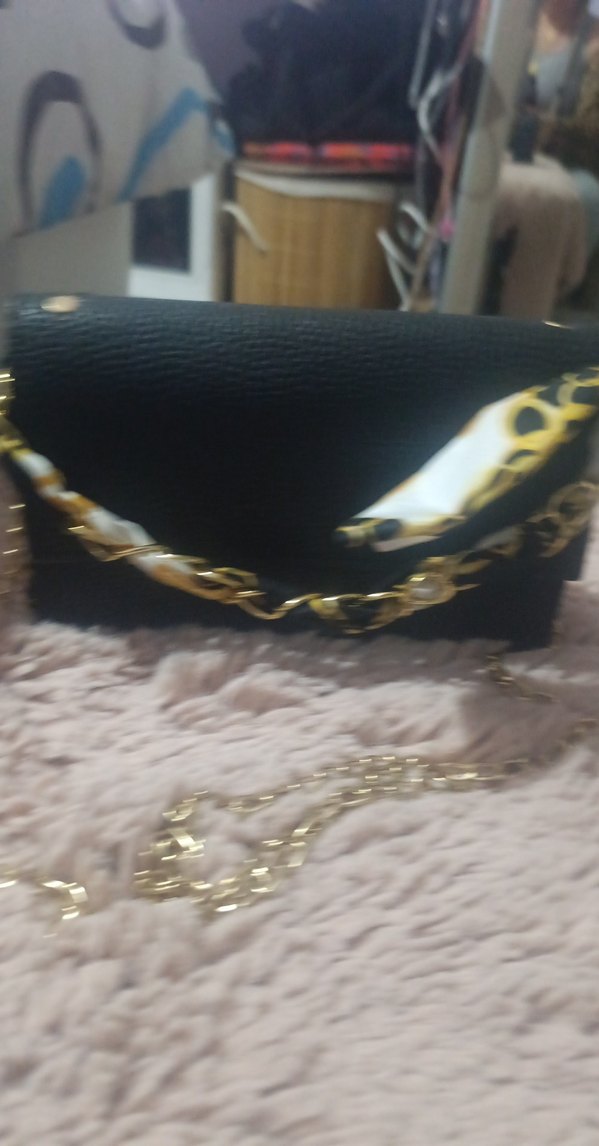 Zincir Detaylı Siyah Yılan Derisi Desenli Deri Çanta - Görsel 4