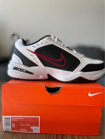 Nike air monarch