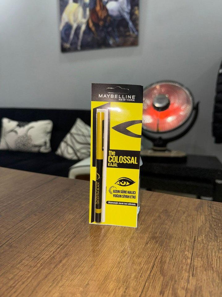 Maybelline The Colossal Kajal Siyah Göz Kalemi - Görsel 2