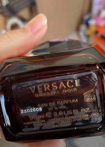 Versace Crystal Noir Kadın Parfümü Edp 90ml - Görsel 3
