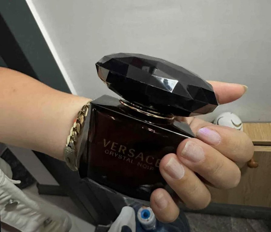 Versace Crystal Noir Kadın Parfümü Edp 90ml - Görsel 2