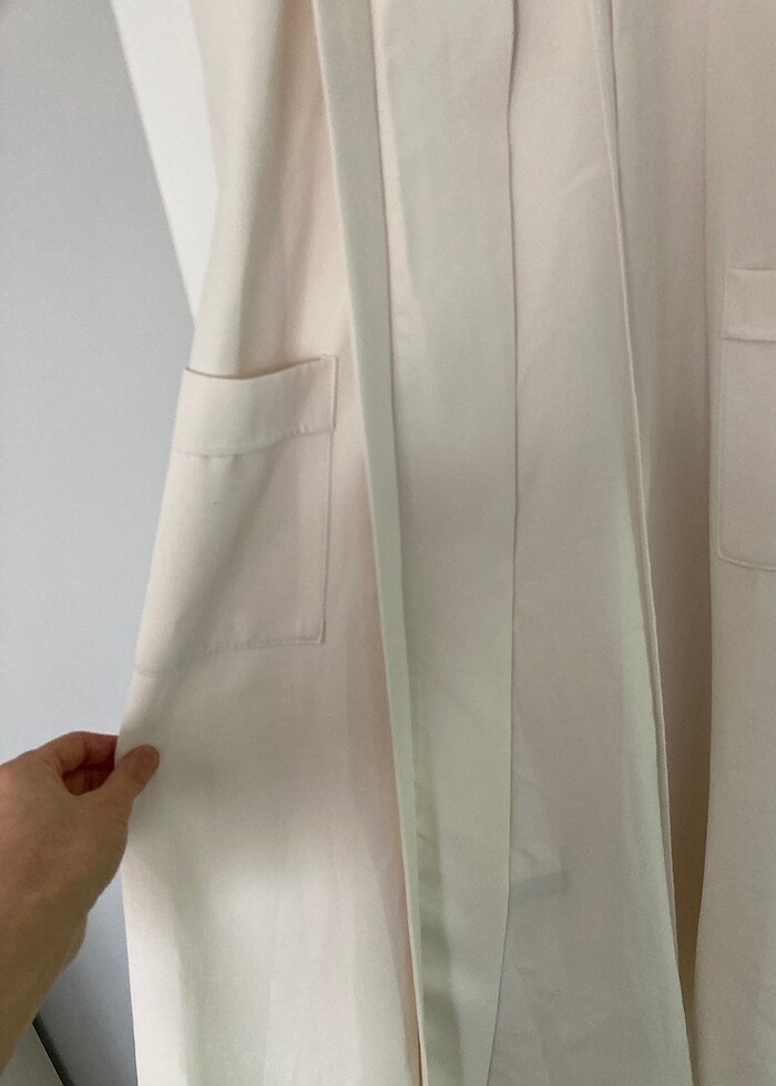 Beyaz yelek - Görsel 2