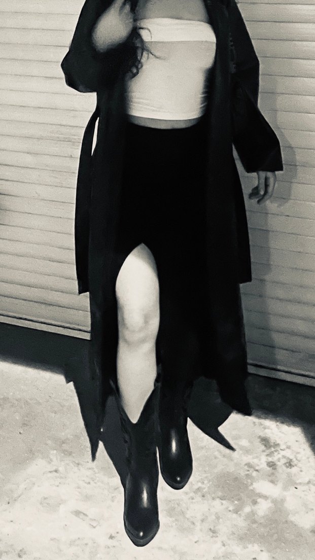 Siyah Dar Kesim Yırtmaçlı Etek - Görsel 3