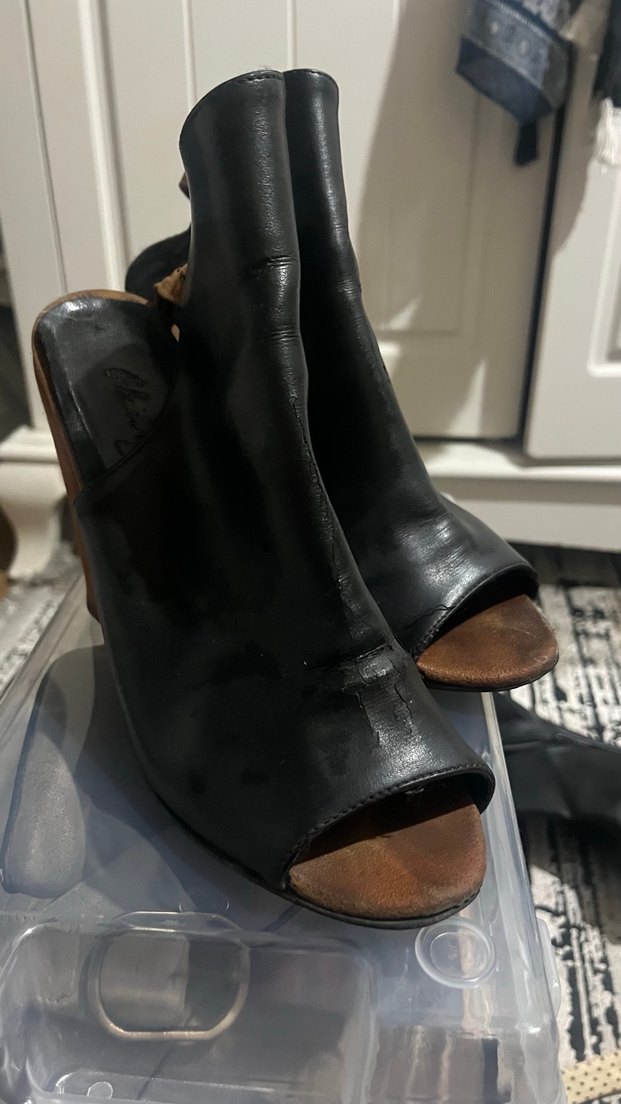 Tokalı Siyah Deri Kadın Topuklu Bot - Görsel 2