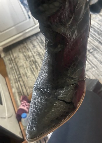 Kadın Siyah Yılan Derisi Desenli Deri Çizme - Görsel 2