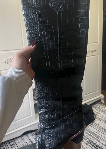 Kadın Siyah Yılan Derisi Desenli Deri Çizme - Görsel 3