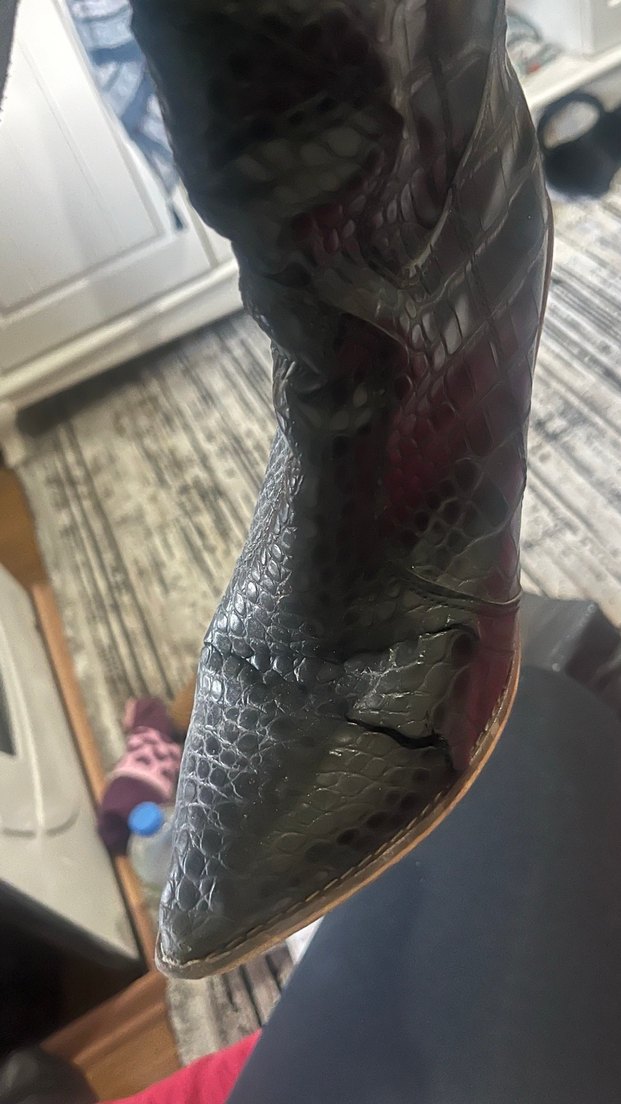 Kadın Siyah Yılan Derisi Desenli Deri Çizme - Görsel 2