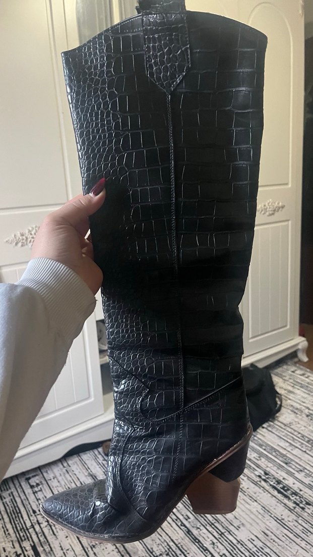 Kadın Siyah Yılan Derisi Desenli Deri Çizme - Görsel 3