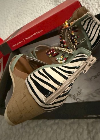 AROW Marka Boncuk Detaylı Bohem Gri Dolgu Topuklu Sandalet - Görsel 5