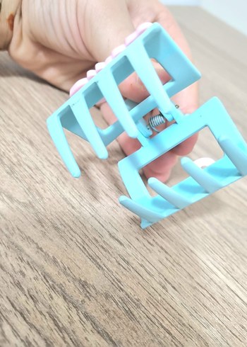 Mavi Plastik Tokalı Saç Tokası - Görsel 2