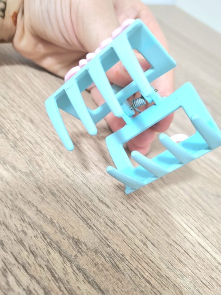 Mavi Plastik Tokalı Saç Tokası - Görsel 2