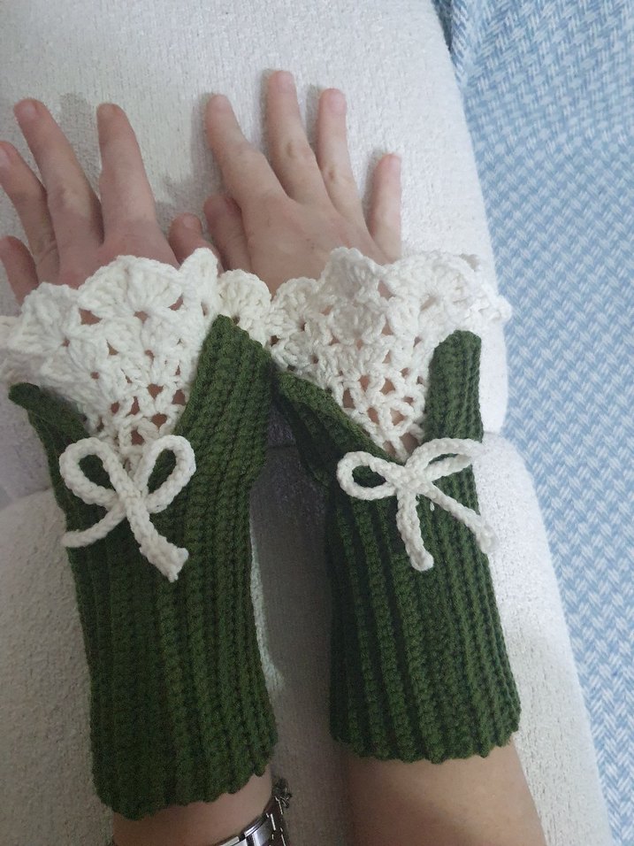 Dantel Detaylı Yeşil Triko Kadın Eldiveni - Görsel 2