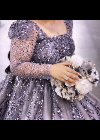 Uzun Kollu V Yaka İşlemeli Parlak Nişan Elbisesi - Görsel 5