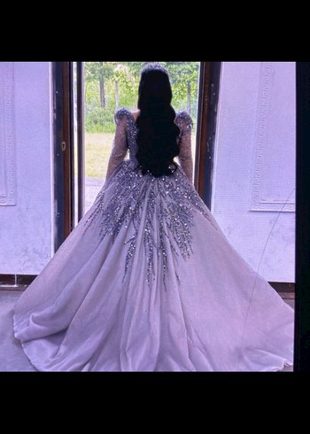 Uzun Kollu V Yaka İşlemeli Parlak Nişan Elbisesi - Görsel 4