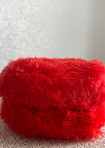 Kırmızı Kürklü Kalp Şeklinde Peluş Aksesuar - Görsel 2